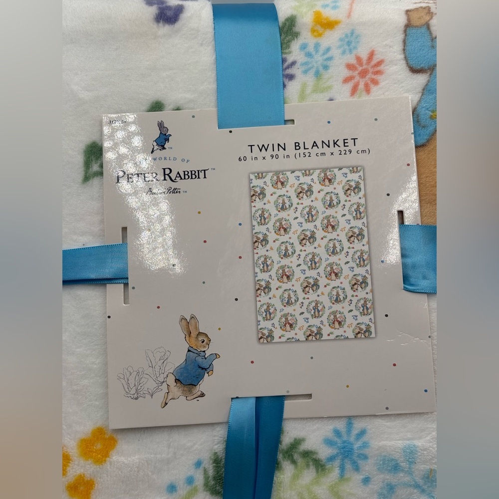 The World of Peter Rabbit Twin Plush Blanket Beatrix Potter Floral